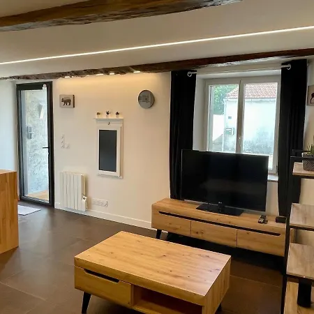 Apartment De Charme Proche Nantes & Aeroport Au Calme Reze
